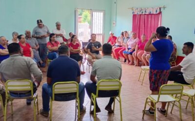 REUNIÓN CON VECINOS DEL BARRIO MUNICIPAL PARA ATENDER INQUIETUDES